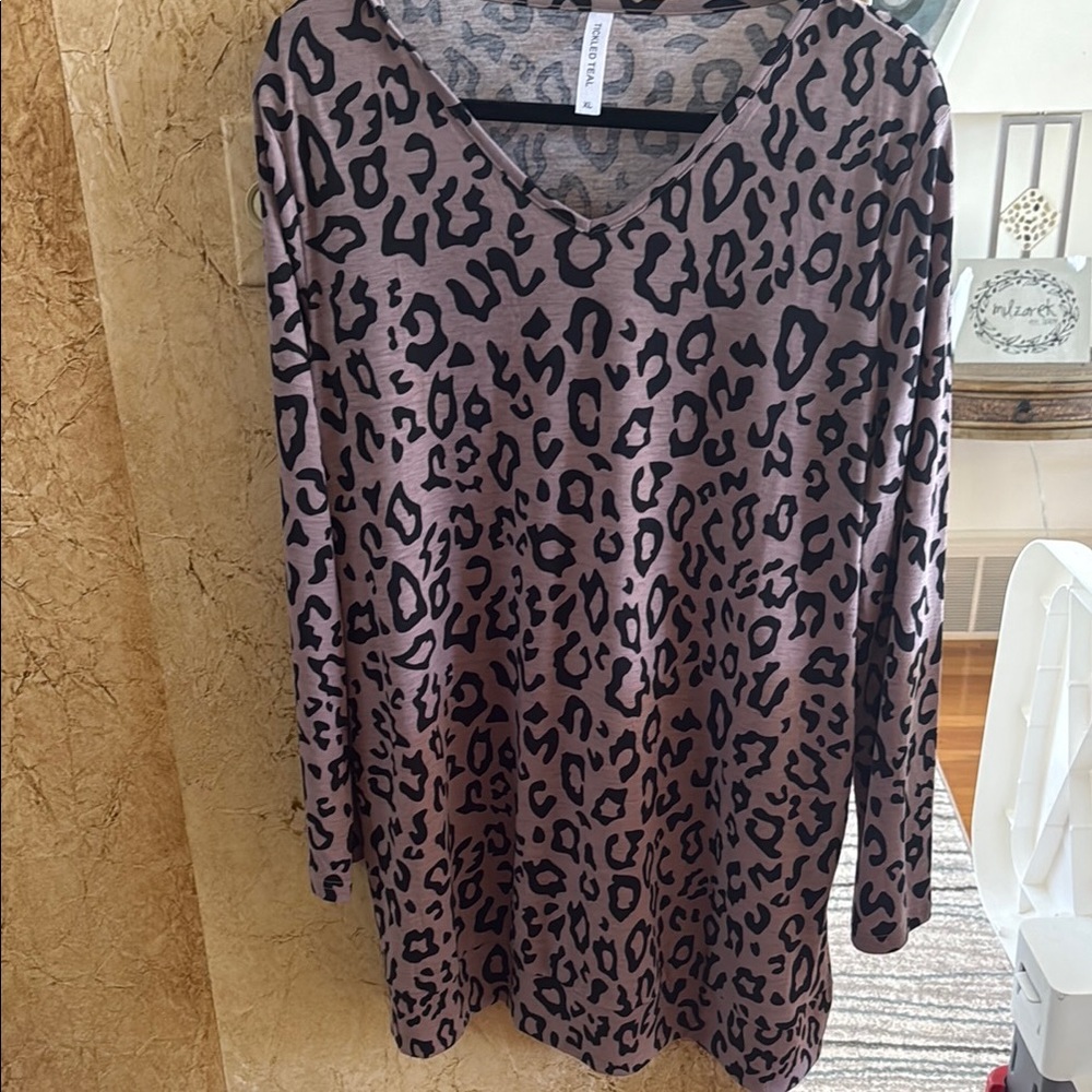 Leopard Print Long Sleeve Top